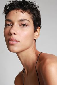 NINA MENDES 9